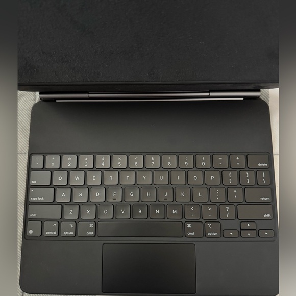 Apple - Smart Keyboard Folio 11” iPad Pro (4th Gen) iPad Air (5th Gen) - Black - Picture 5 of 15
